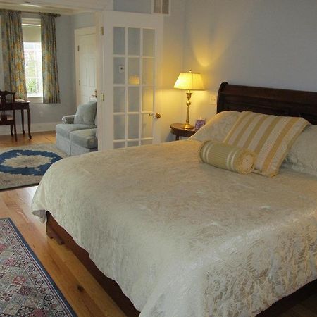 Compass Rose Inn Ньюберипорт Экстерьер фото